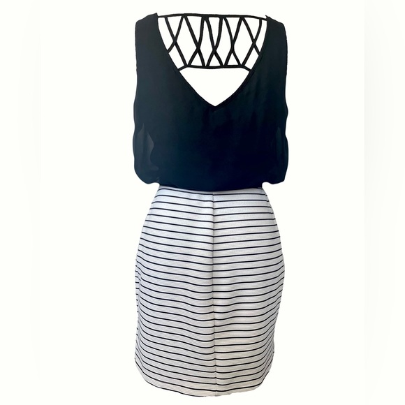 Mini Party/Dinner Dress - Picture 2 of 3